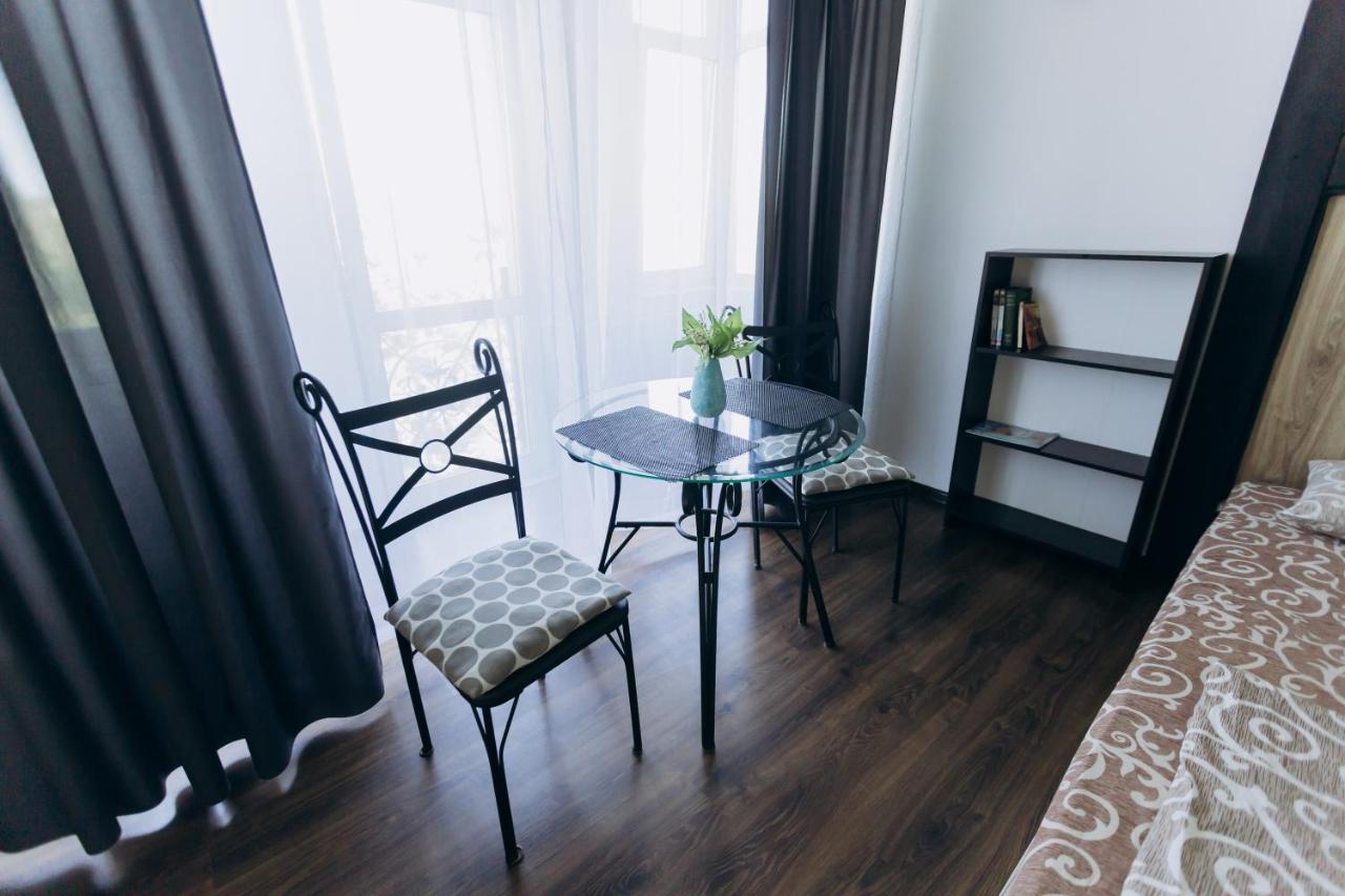 Apartments Біля Жд Вокзалу イヴァーノ＝フランキーウシク エクステリア 写真